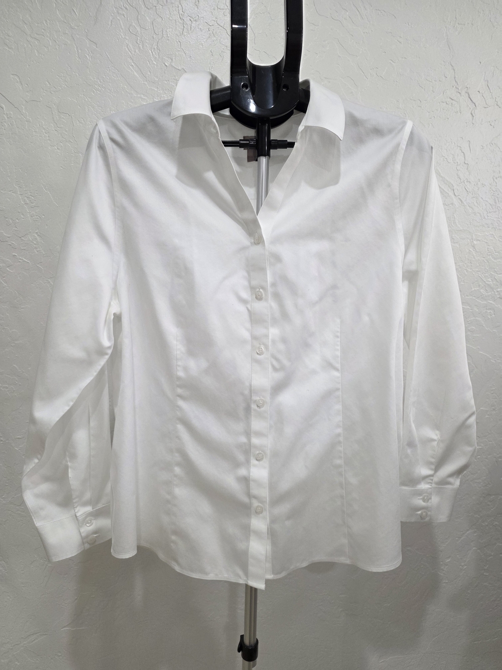 Chico's White Men's Dress Shirt - Classic Button Front